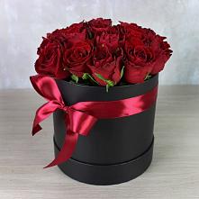 Цветочная композиция из Розы в шляпной коробке в Федорково